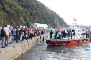 ZONGULDAK (AA) – Zonguldak'ta vatandaşlar, Gazze'ye insani yardım götürmek üzere