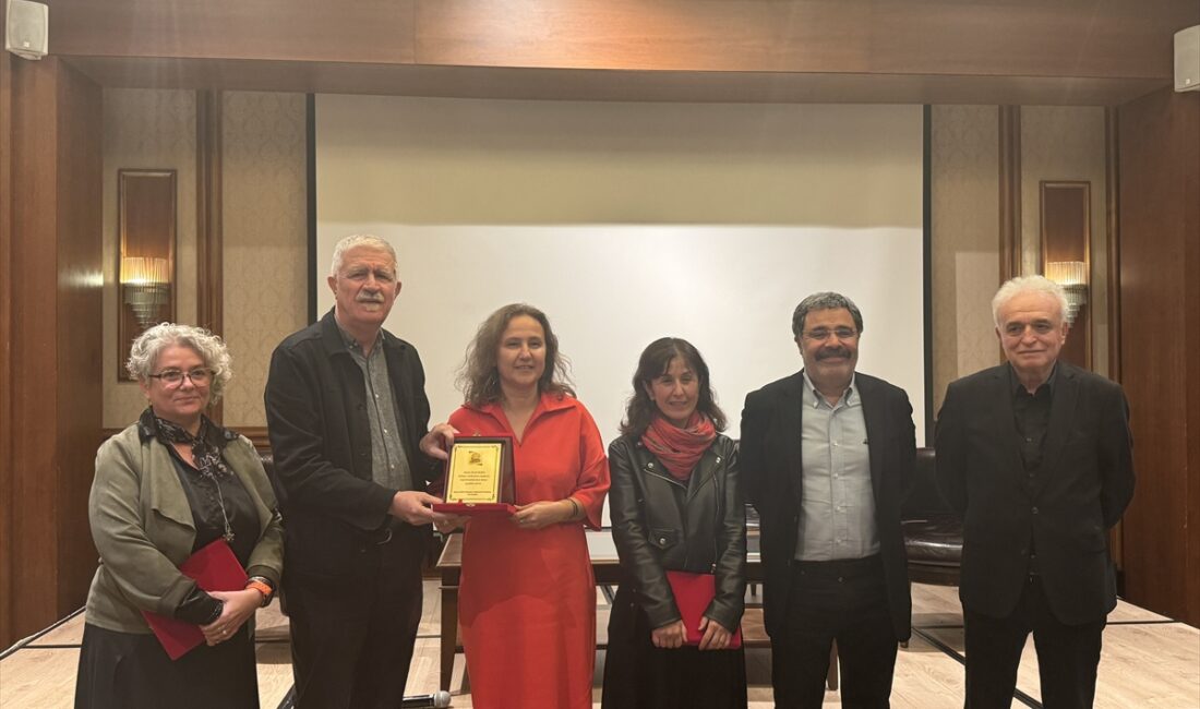 İSTANBUL (AA) – Polisiye edebiyatının gelişimini ve güncel durumunu tartışmak,