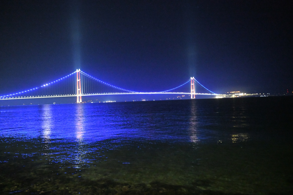 ÇANAKKALE (AA) – Dünya Diyabet Günü dolayısıyla 1915 Çanakkale Köprüsü'nün