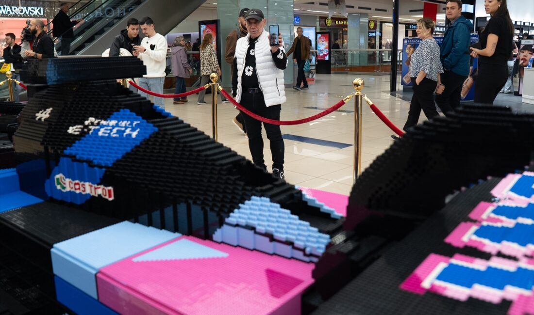 ANKARA (AA) – Toplam 400 bin lego parçasıyla yapılan Formula