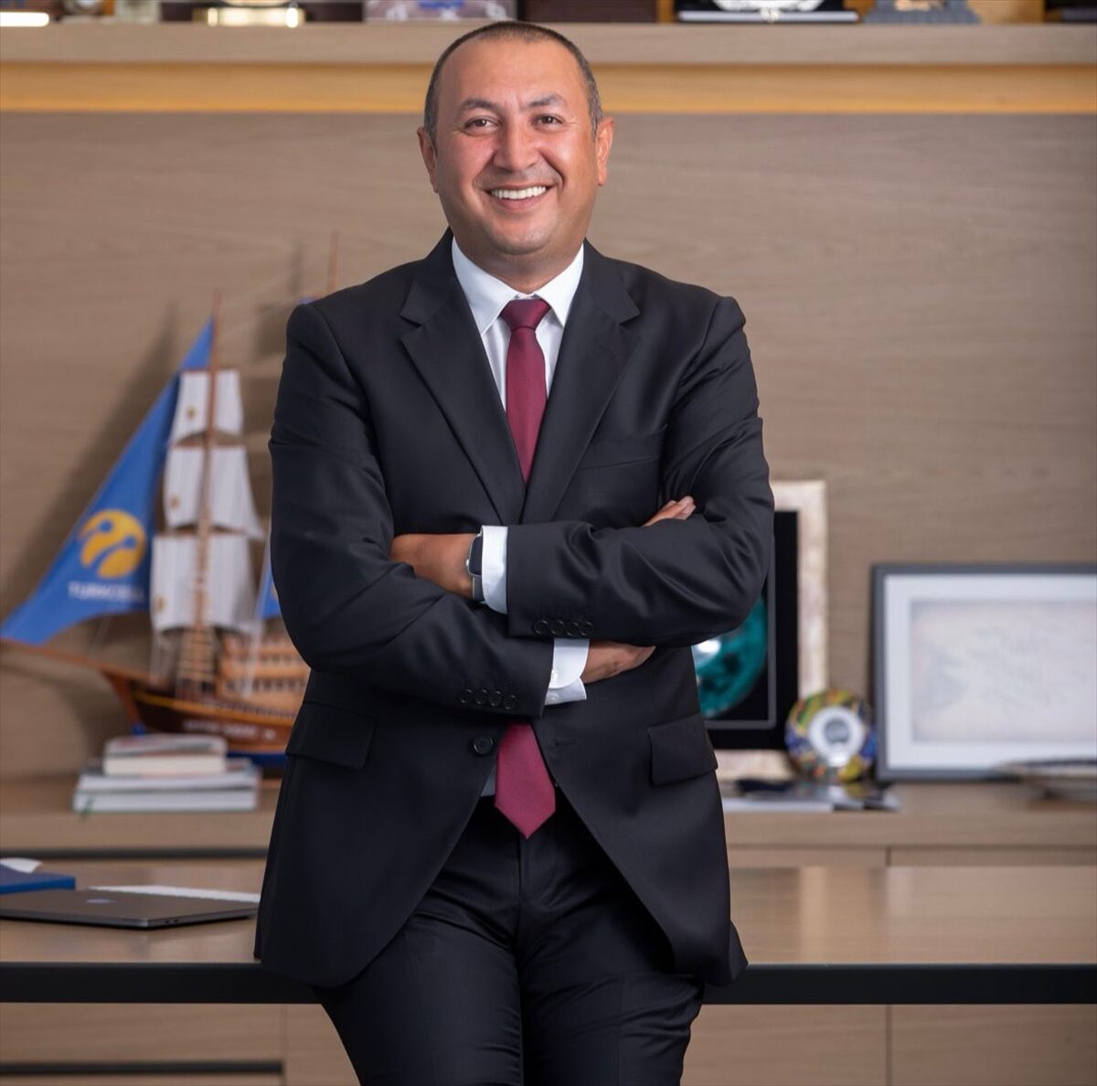 - Turkcell Satıştan Sorumlu Genel Müdür Yardımcısı Kadri Özdal:
- "Amacımız,