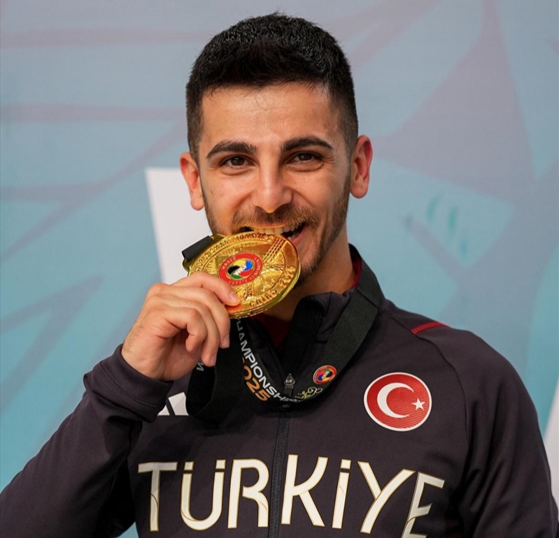 ANKARA (AA) – Milli sporcu Eray Şamdan, Mısır’da düzenlenen 27.