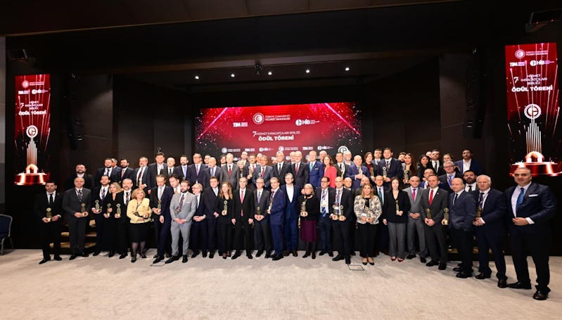 Ticaret Bakanı Prof. Dr. Ömer Bolat: “Hizmetler sektörünün bizim açımızdan