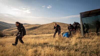 - Anadolu Ajansından 9, farklı ülkelerden 15 katılımcının yer aldığı