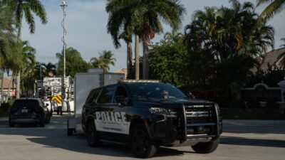 CORAL SPRINGS (AA) – ABD'nin Florida eyaletinde, Melissa Kasırgası'nın vurduğu