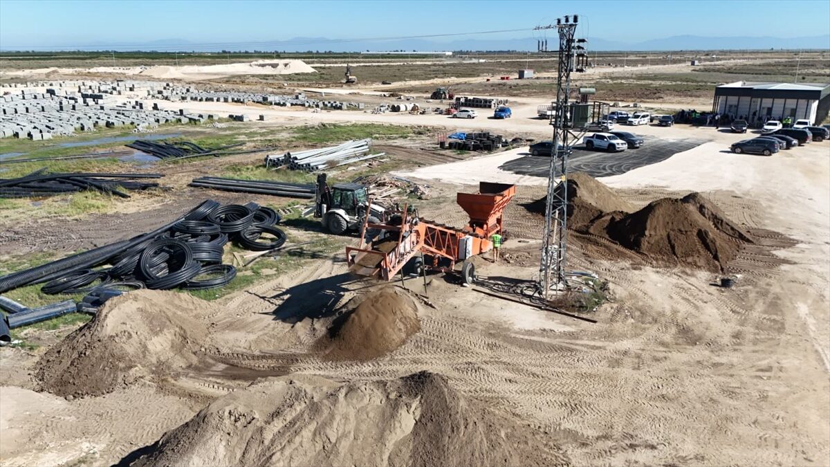 ADANA (AA) – Adana Valisi Yavuz Selim Köşger, Karataş ilçesinde