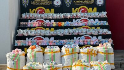 ADANA (AA) – Adana'nın merkez Sarıçam ilçesinde polis ekiplerince düzenlenen