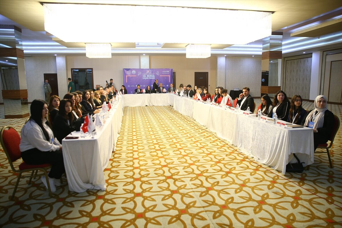 ADANA (AA) – Adana'da "26. Ulusal Çocuk Forumu" Akdeniz buluşması