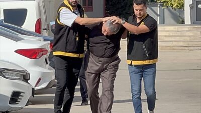 ADANA (AA) – Adana'nın merkez Sarıçam ilçesinde bir kişiyi sokakta