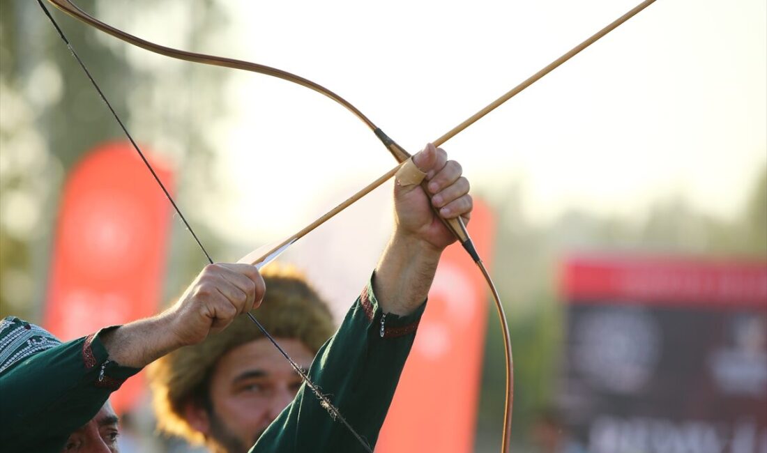 ADANA (AA) – Adana'da Türkiye Geleneksel Türk Okçuluk Federasyonu tarafından