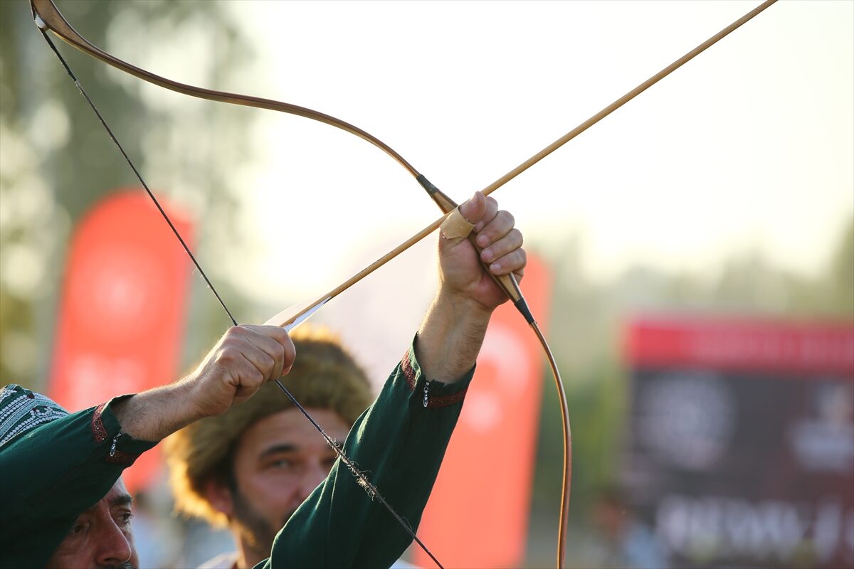 ADANA (AA) – Adana'da Türkiye Geleneksel Türk Okçuluk Federasyonu tarafından