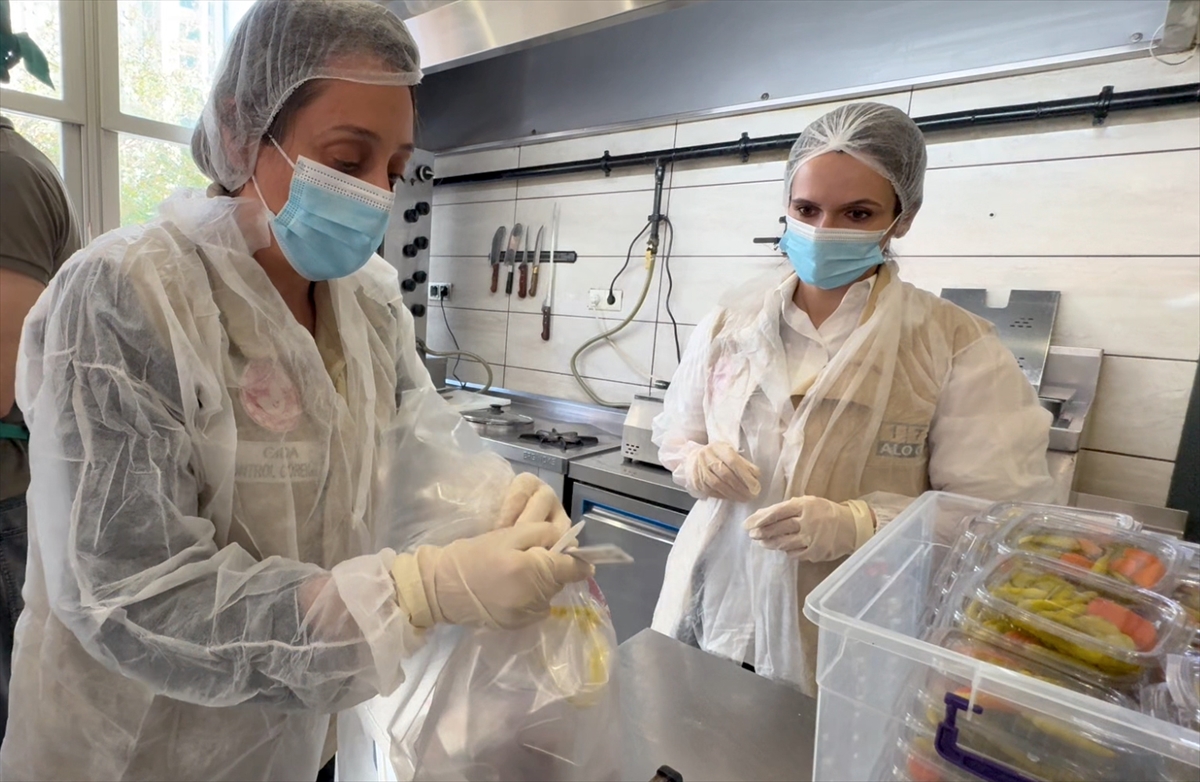 ADANA (AA) – Adana'da gıda satışı yapılan işletmelerde hijyen koşulları,