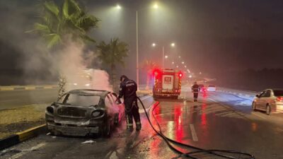 ADANA (AA) – Adana'da seyir halindeyken alev alan ve sürücüsünün