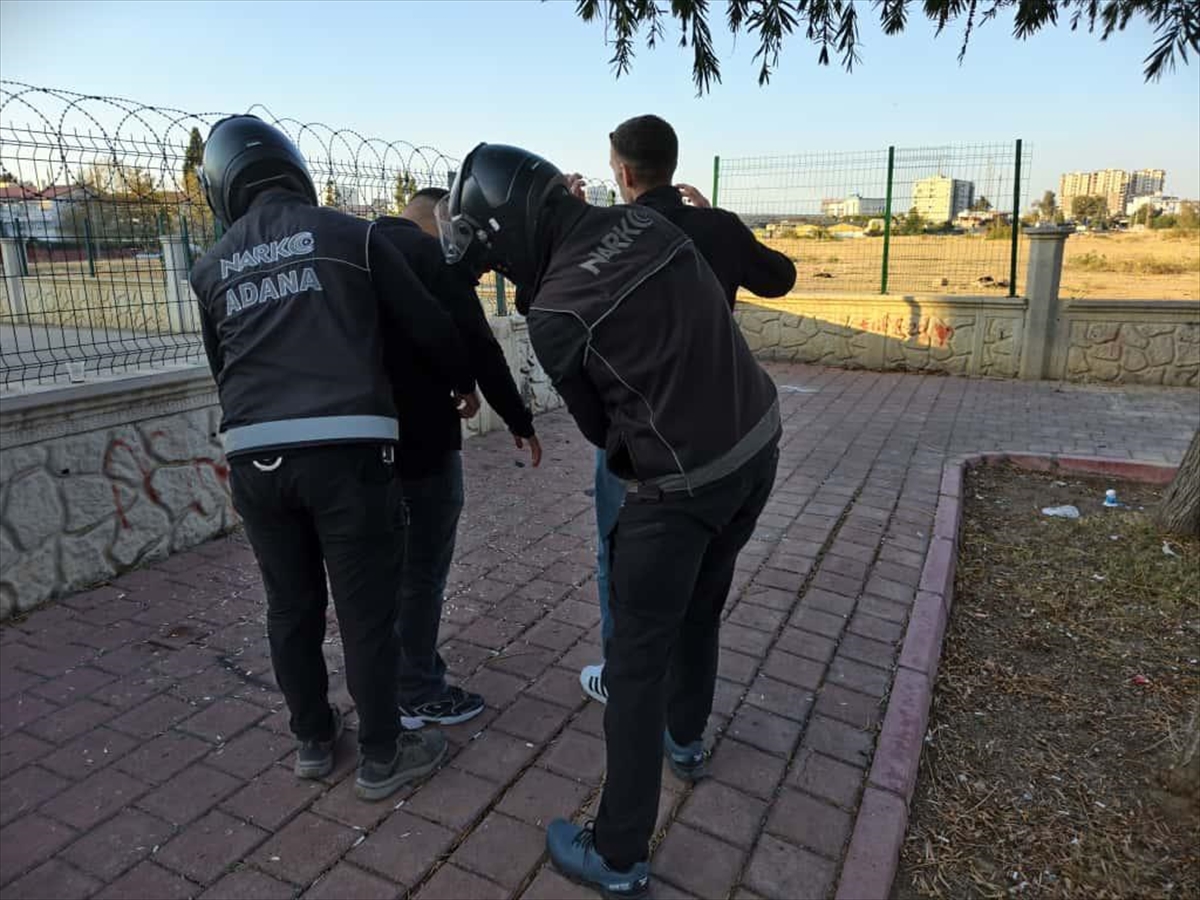 ADANA (AA) – Adana'da narkotik ekiplerince gerçekleştirilen denetimlerde uyuşturucu kullandığı