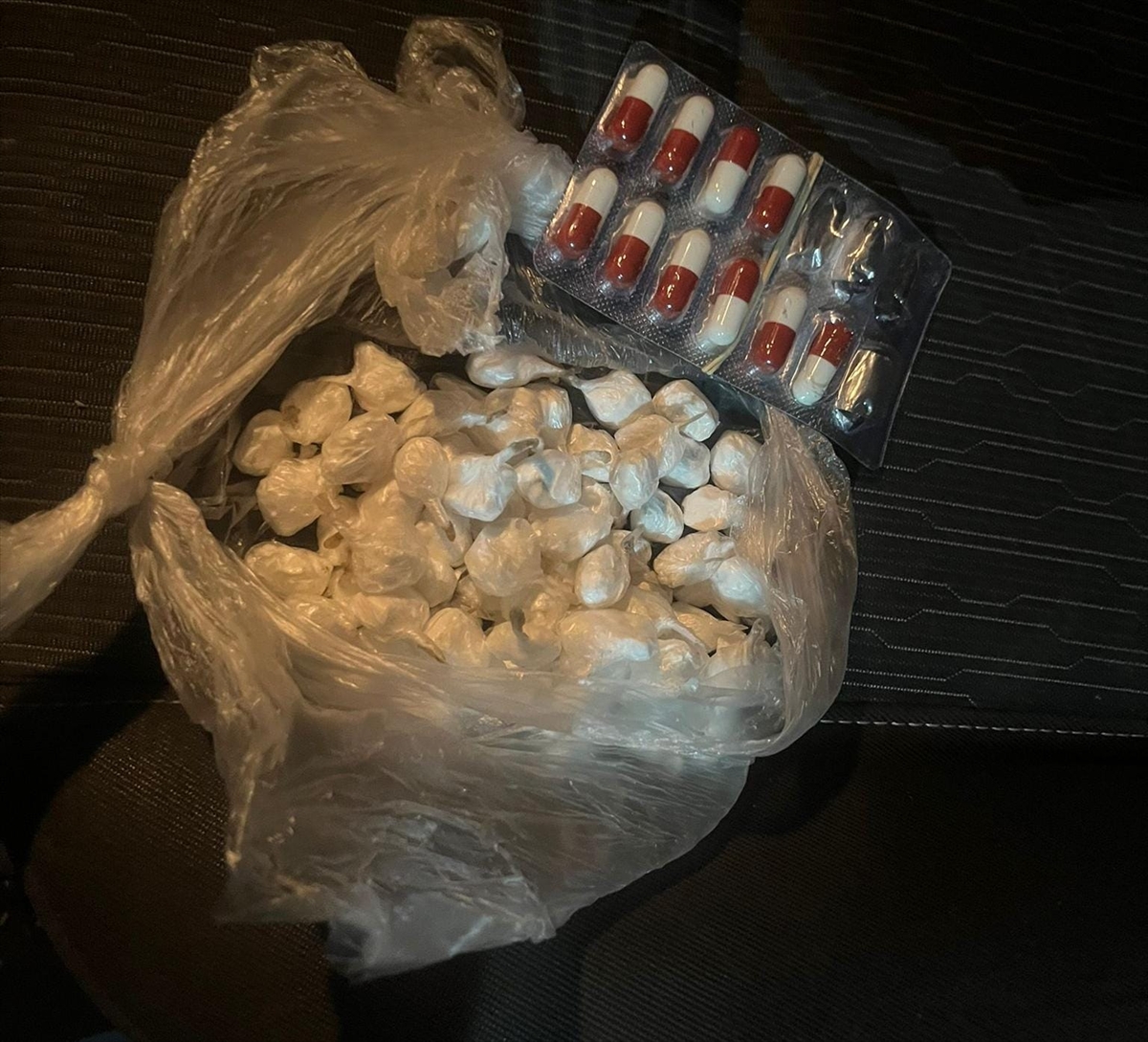 ADANA (AA) – Adana'da uyuşturucu satıcılarına yönelik operasyonda gözaltına alınan