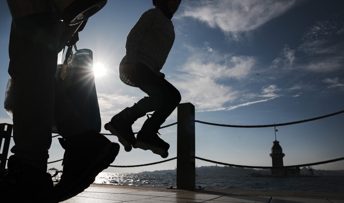 - Ablası ve kuzenlerinin yönlendirmesiyle tanıştığı paten sporunu yaklaşık 4