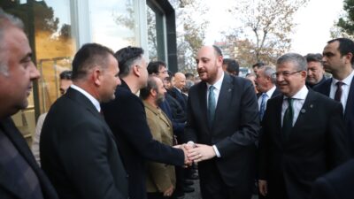 - "Fikirleriyle, duruşuyla, duygularıyla var olan ve bizim önümüzü aydınlatan