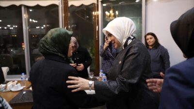 - "AK Parti Kadın Kolları olarak sadece acı günlerde yanlarında