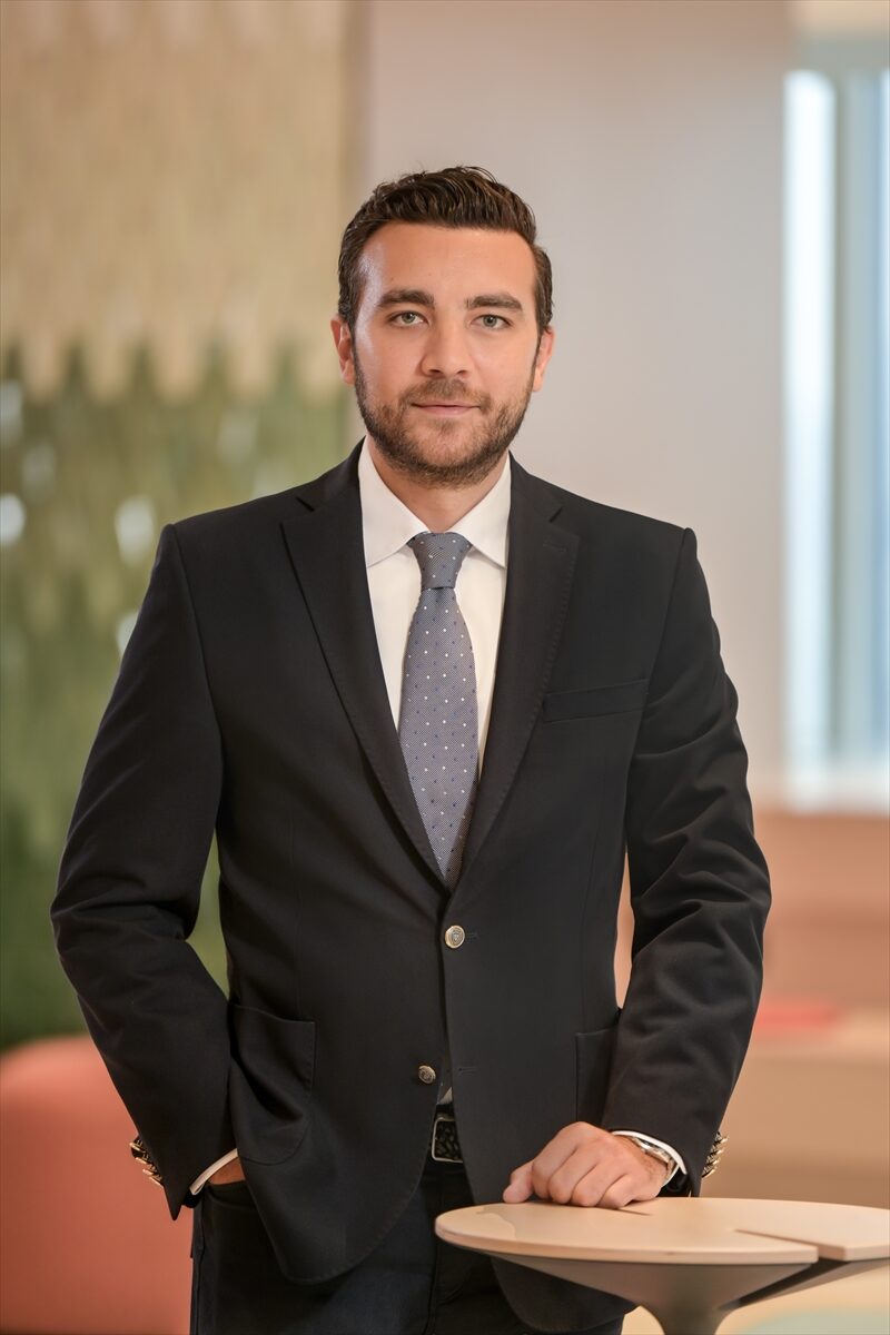 - Akbank Bireysel Bankacılık Genel Müdür Yardımcısı Emre Çift:
- "Akbanklılara,