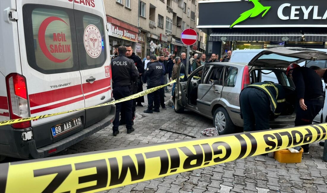 AKSARAY (AA) – Aksaray'da seyir halindeki otomobilde bulunan piknik tüpünün