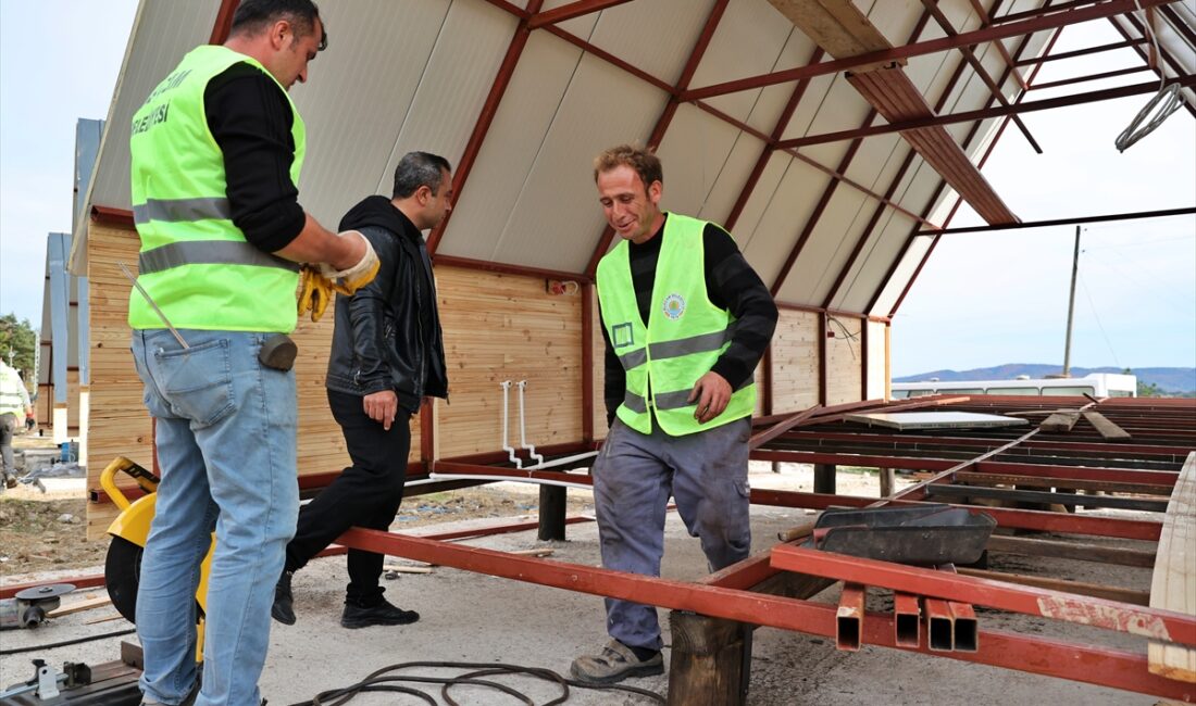 - Alaçam Belediye Başkanı Ramazan Özdemir:
- "Yaklaşık olarak 10 çalışanımızla