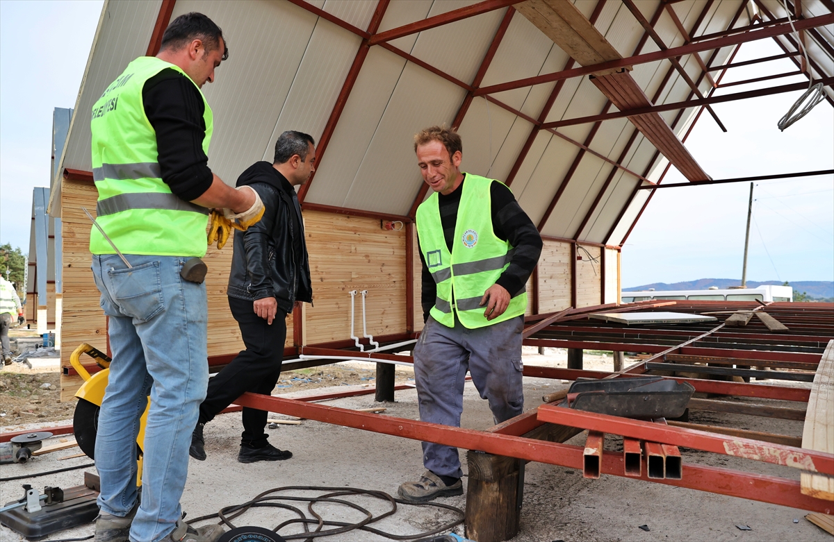 - Alaçam Belediye Başkanı Ramazan Özdemir:
- "Yaklaşık olarak 10 çalışanımızla