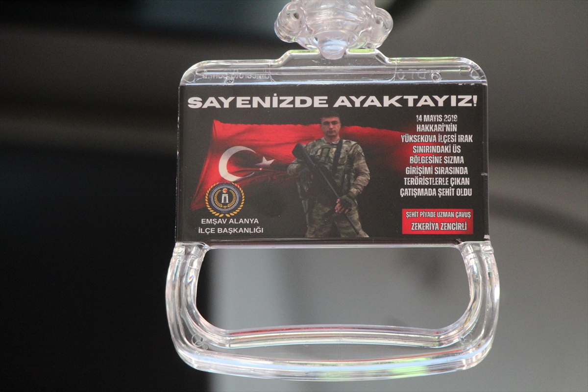 ANTALYA (AA) – Antalya'nın Alanya ilçesinde özel halk otobüslerindeki tutacaklarda