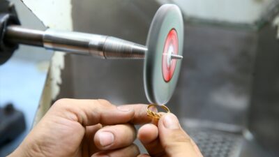 - Türkiye'nin önemli altın işleme merkezlerinden Kahramanmaraş'taki Altınşehir Kuyumculuk İhtisas