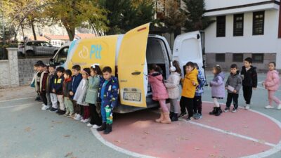 AMASYA (AA) – Amasya'da 170 anaokulu öğrencisi, velileriyle birlikte duygu