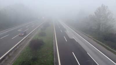 DÜZCE (AA) – Anadolu Otoyolu'nun Düzce geçişinde sis, etkisini gösterdi.
