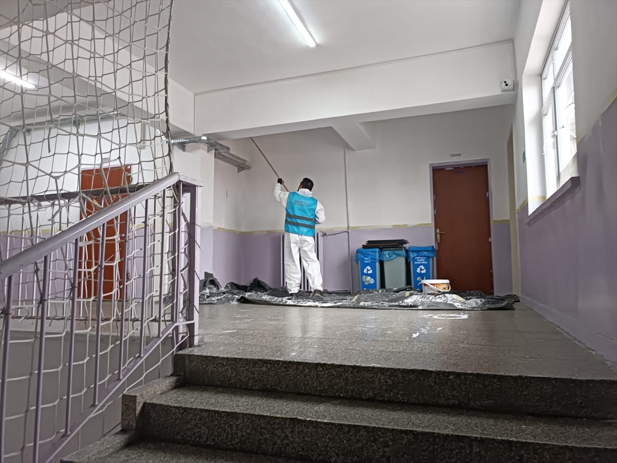 ANKARA (AA) – Ankara'da denetimli serbestlik tedbiri altındaki hükümlüler, okullarda