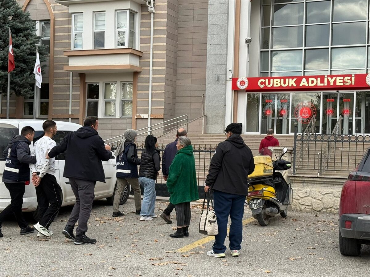 ANKARA (AA) – Ankara'nın Çubuk ilçesinde düzenlenen uyuşturucu operasyonunda karı
