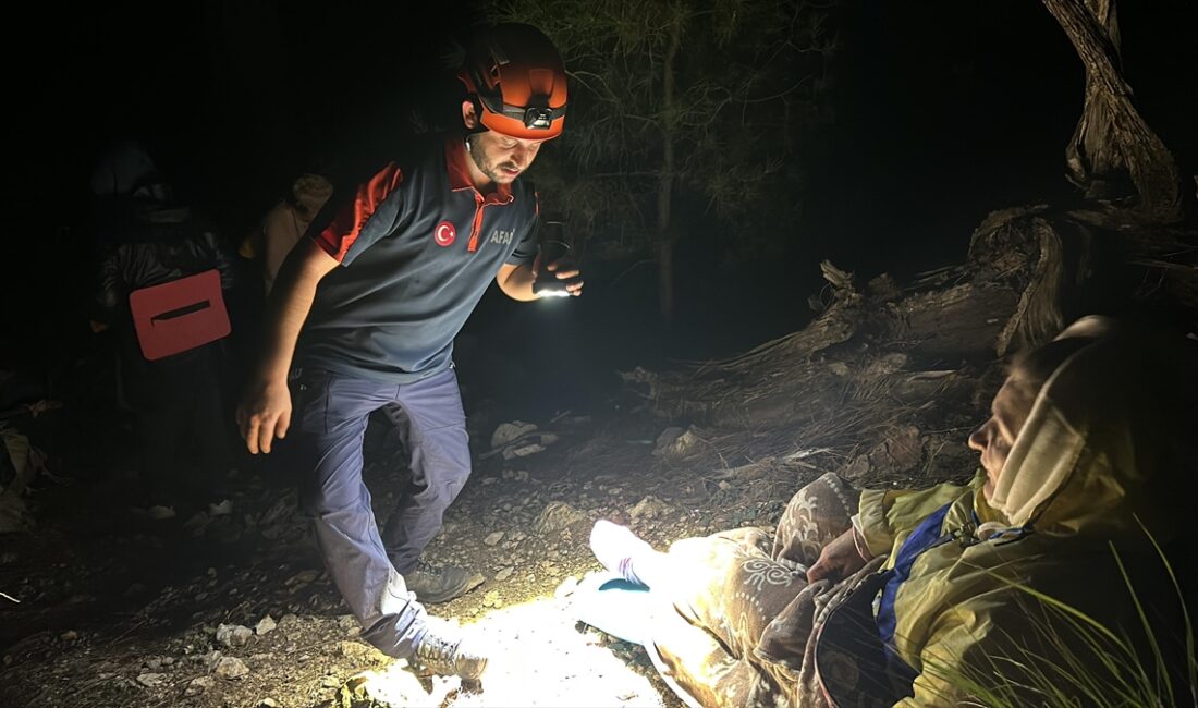 ANTALYA (AA) – Antalya'nın Kumluca ilçesinde doğa yürüyüşü yaparken dağlık