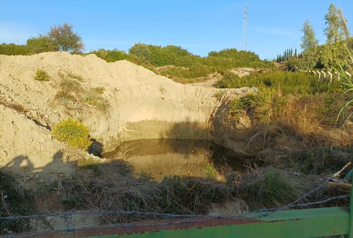 ANTALYA (AA) – Antalya'nın Serik ilçesinde su çukurunda kadın cesedi