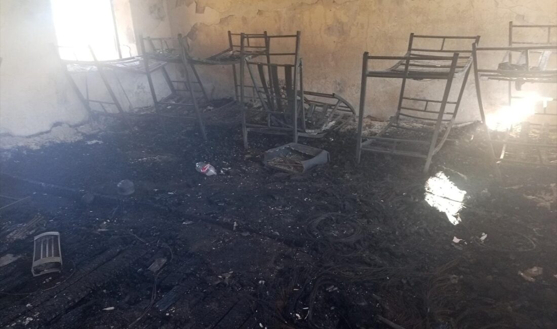 ARDAHAN (AA) – Ardahan'ın Posof ilçesinde işçilerin kaldığı, kullanılmayan okul