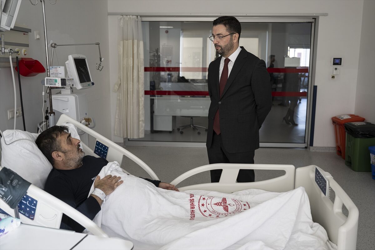 - Artvin'de kalp krizi geçiren 45 yaşındaki Yunus Çoruh, entübe