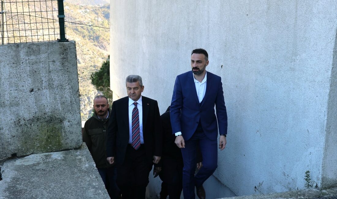 - Vali Turan Ergün, Ayhan Şahenk Mesleki ve Teknik Anadolu