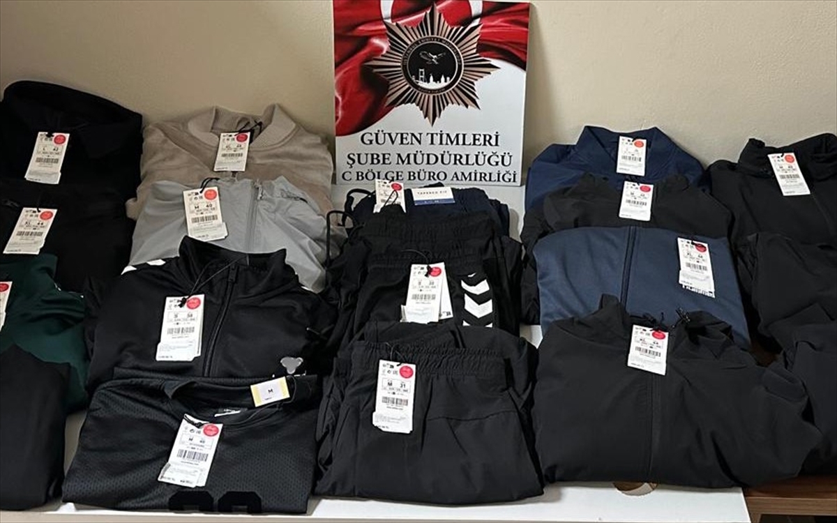 İSTANBUL (AA) – İstanbul Ataşehir'de, farklı tarihlerde alışveriş merkezlerindeki (AVM)