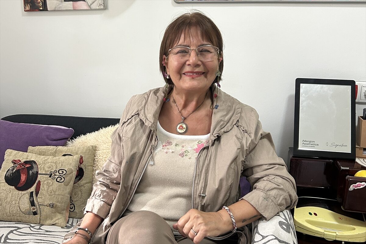 - Emekli nakış öğretmeni Sevim Çebi:
- "Okuduğumuz okulda birbirimizin farkında