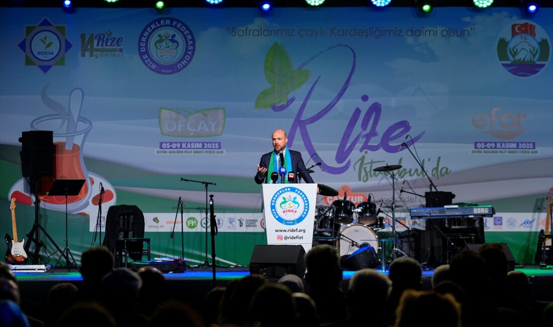 - Gençlik ve Spor Bakanı Osman Aşkın Bak:
- "Rize'mizin gelişmesini