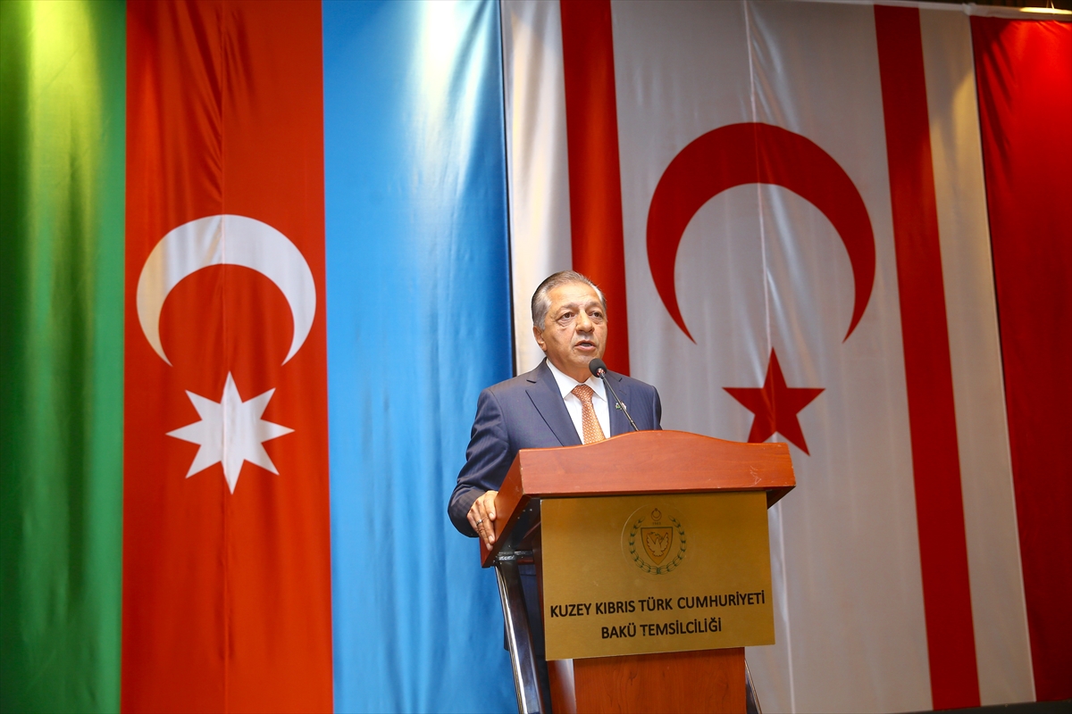 - Resepsiyonda, Gürcistan-Azerbaycan sınırında düşen "C130" tipi askeri kargo uçağında