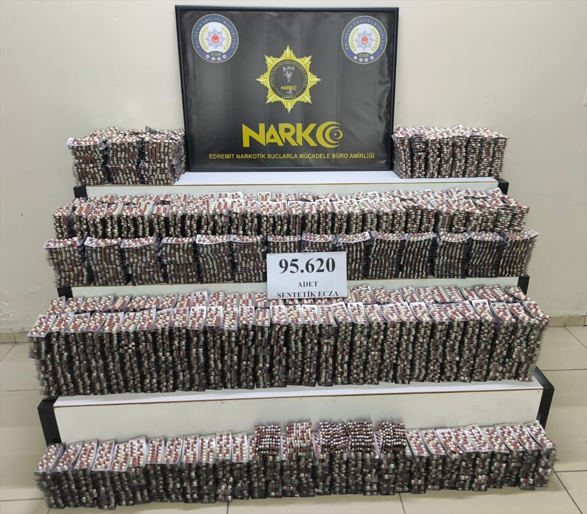 BALIKESİR (AA) – Balıkesir'in Burhaniye ilçesinde düzenlenen operasyonda 95 bin