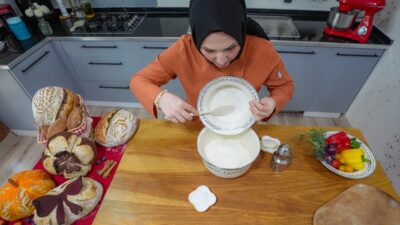 - Kentte 5 yıl bankacılık sektöründe çalıştıktan sonra Türkiye ve