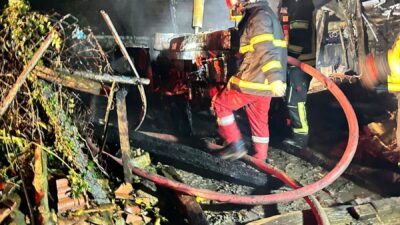 BARTIN (AA) – Bartın'da yıldırım isabet eden minibüs ile traktör