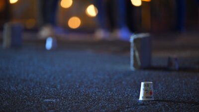 ANKARA (AA) – Ankara'da, gece saatlerinde bir eğlence mekanının önünde