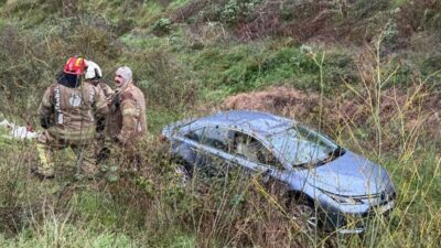 İSTANBUL (AA) – Beşiktaş'ta takla atarak dereye düşen otomobilin sürücüsü