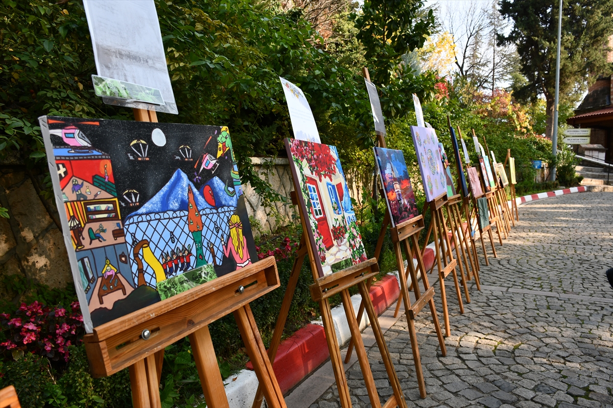 BİLECİK (AA) – Bilecik'te, Yeşilay Danışmanlık Merkezi (YEDAM) danışanlarının resim