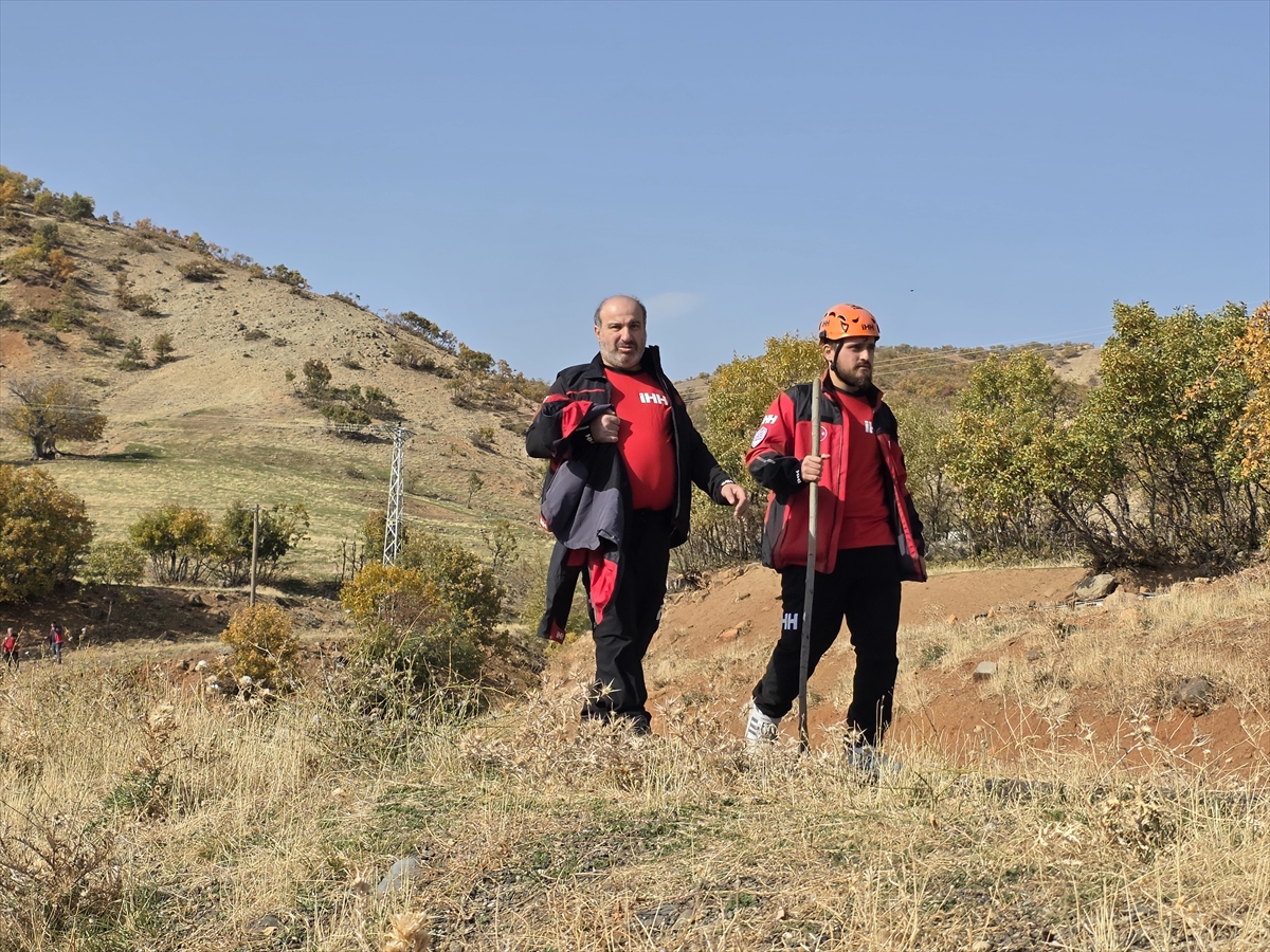 BİNGÖL (AA) – Bingöl'de kaybolan 79 yaşındaki Alzheimer hastası için