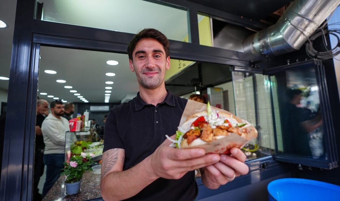 - Şampiyonlar Ligi'nde de oynama fırsatı bulan Çınar, futbol kariyerini