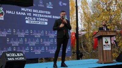 - Programa katılanlara telefon bağlantısıyla hitap eden Enerji ve Tabii